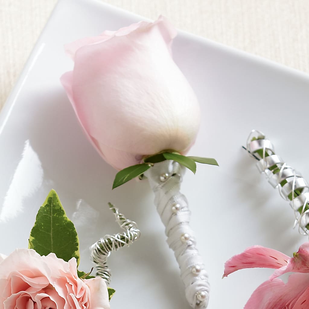 Rose Boutonniere – The Eclectic Florist, Northwood NH