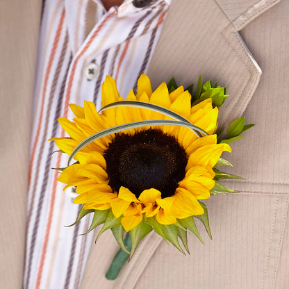 Free Spirit Boutonniere –  The Eclectic Florist, Northwood NH